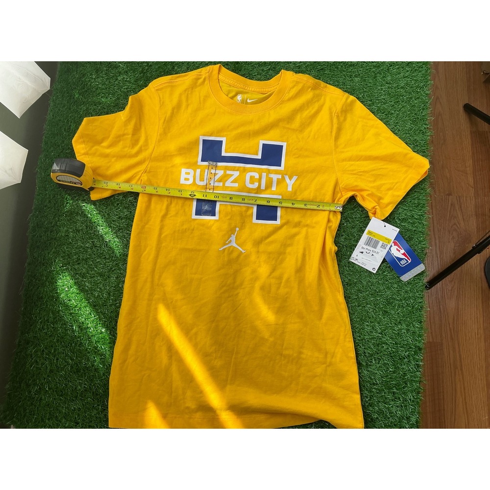 Jordan Charlotte Hornets Buzz City NBA Graphic T-Shirt Yellow HV5541-728 Mens S